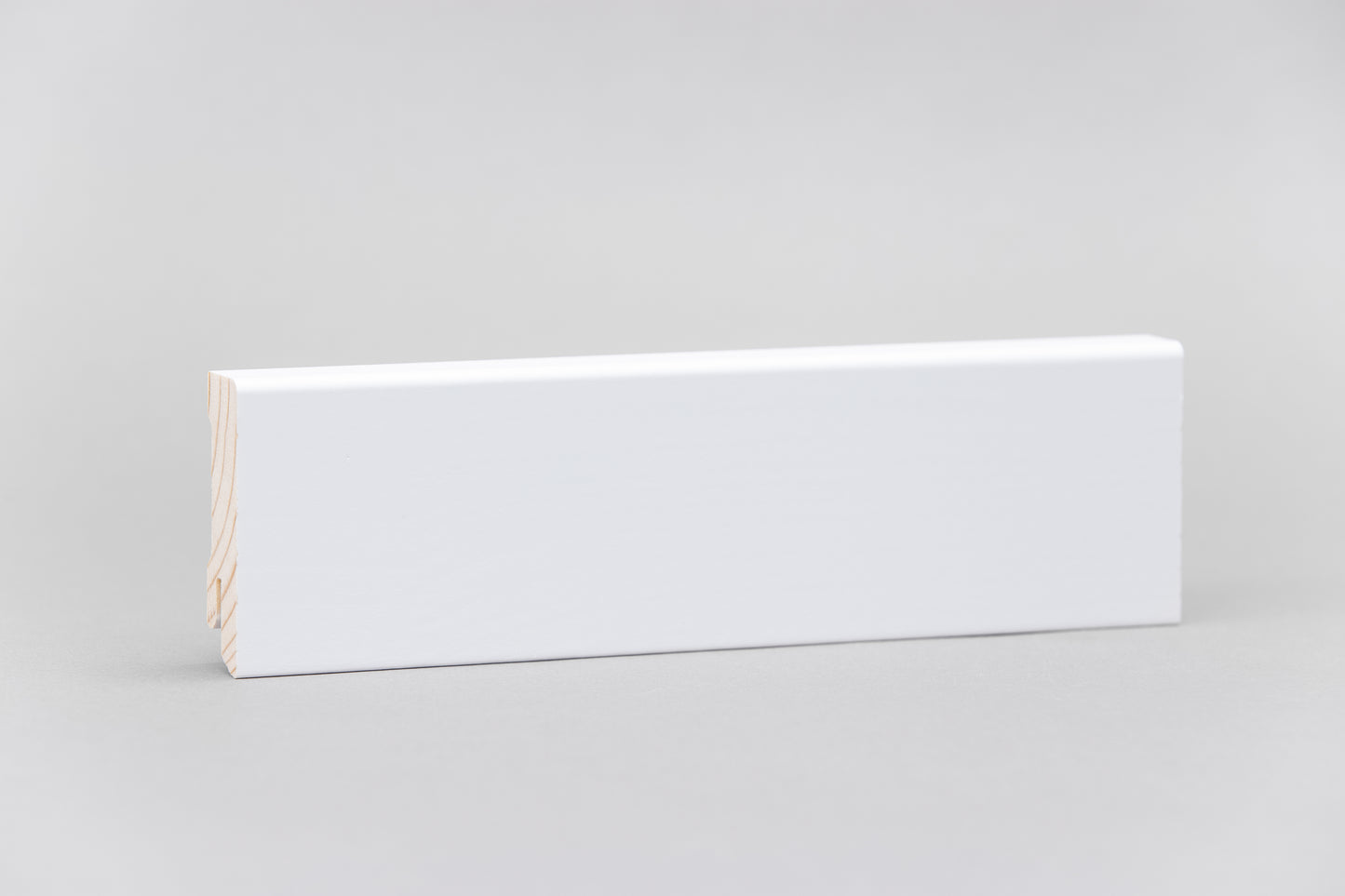 Sockelleiste weiß, deckend lackiert 16 x 58 mm